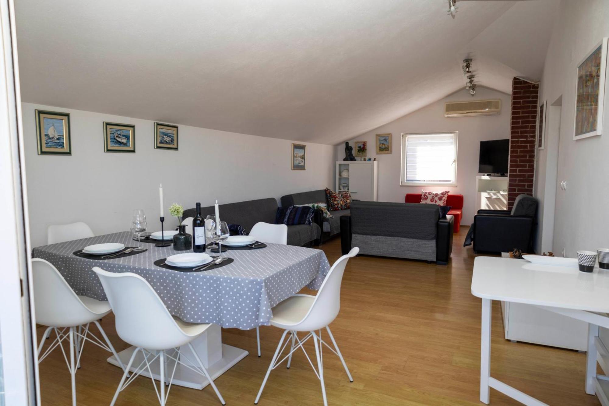 Apartments Jaksic - Zile Supetar Extérieur photo