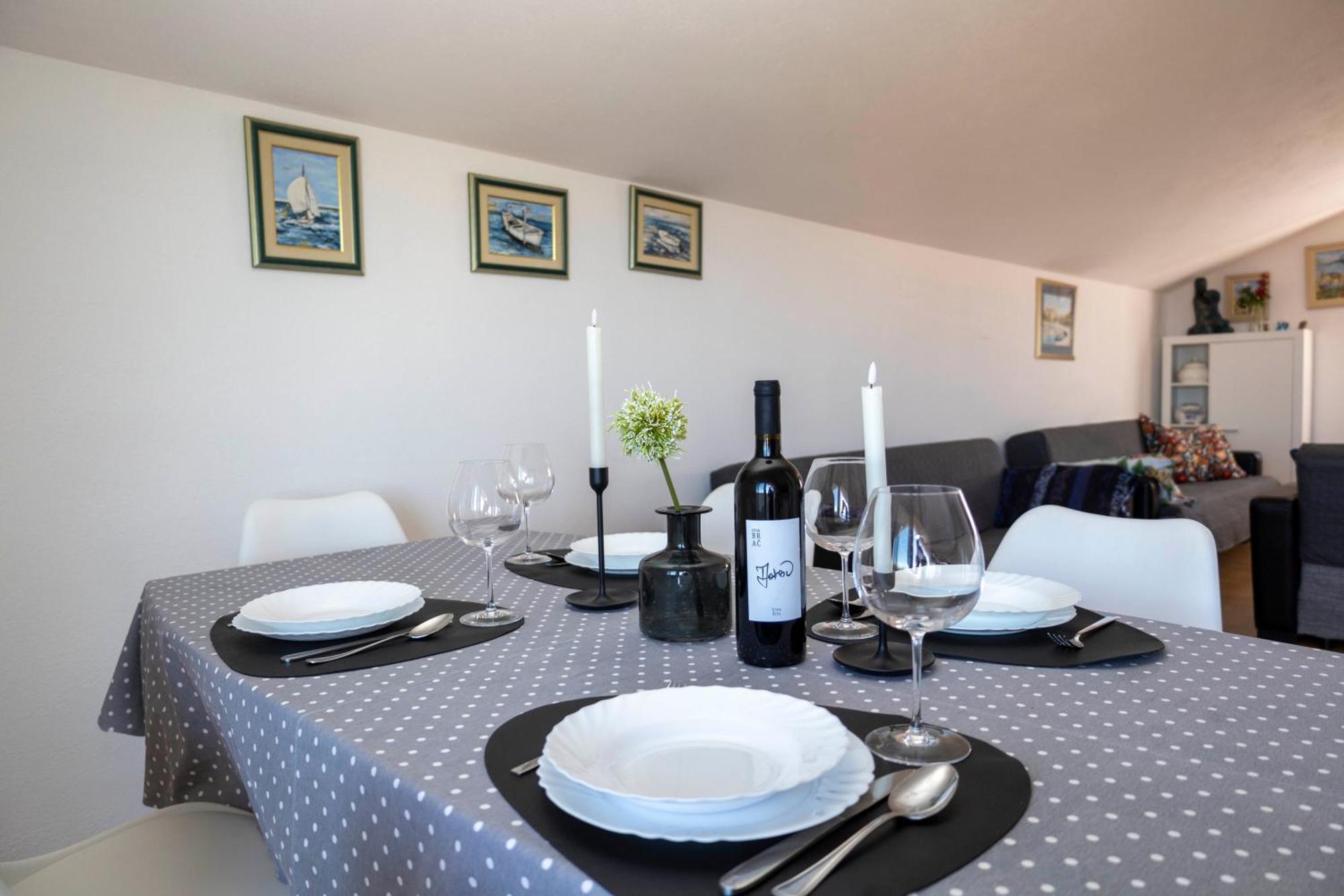 Apartments Jaksic - Zile Supetar Extérieur photo