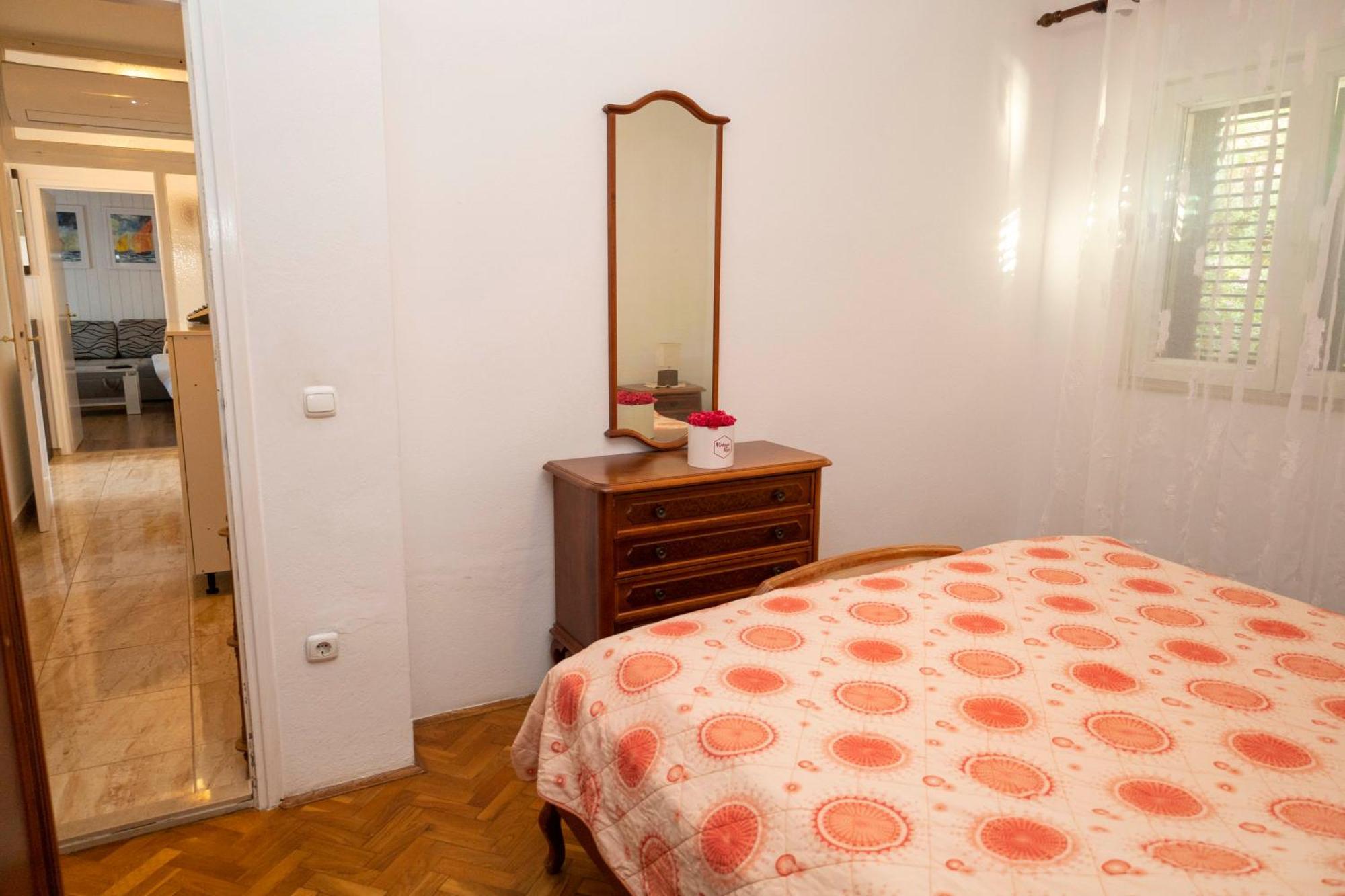 Apartments Jaksic - Zile Supetar Extérieur photo