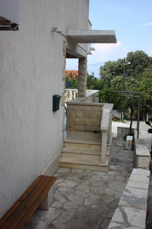 Apartments Jaksic - Zile Supetar Extérieur photo