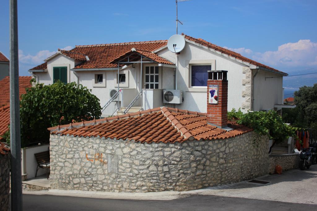 Apartments Jaksic - Zile Supetar Extérieur photo