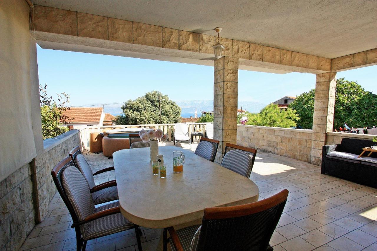 Apartments Jaksic - Zile Supetar Extérieur photo