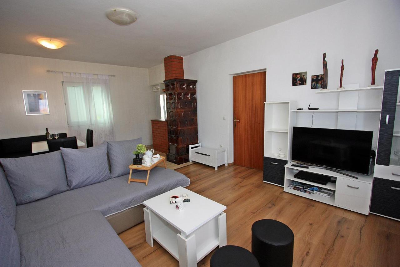 Apartments Jaksic - Zile Supetar Extérieur photo