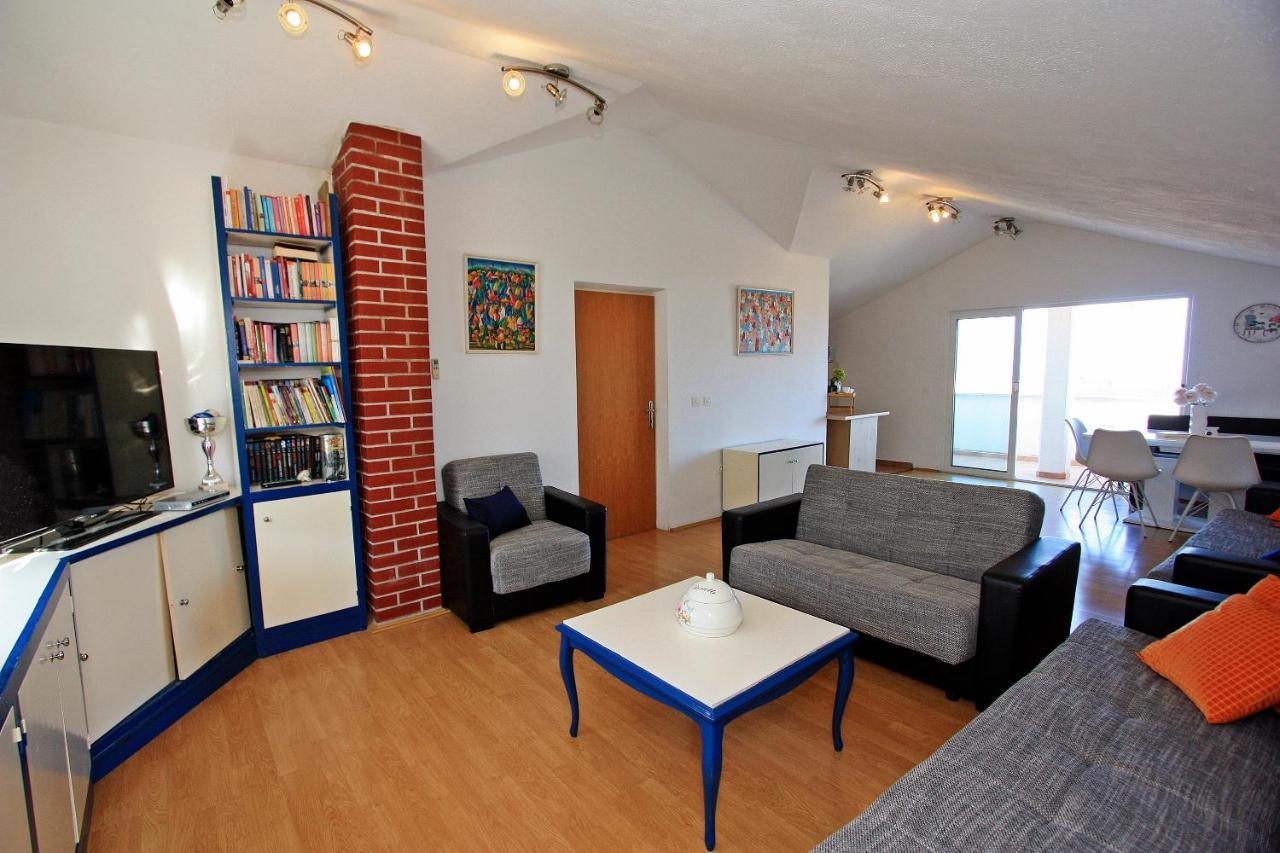 Apartments Jaksic - Zile Supetar Extérieur photo